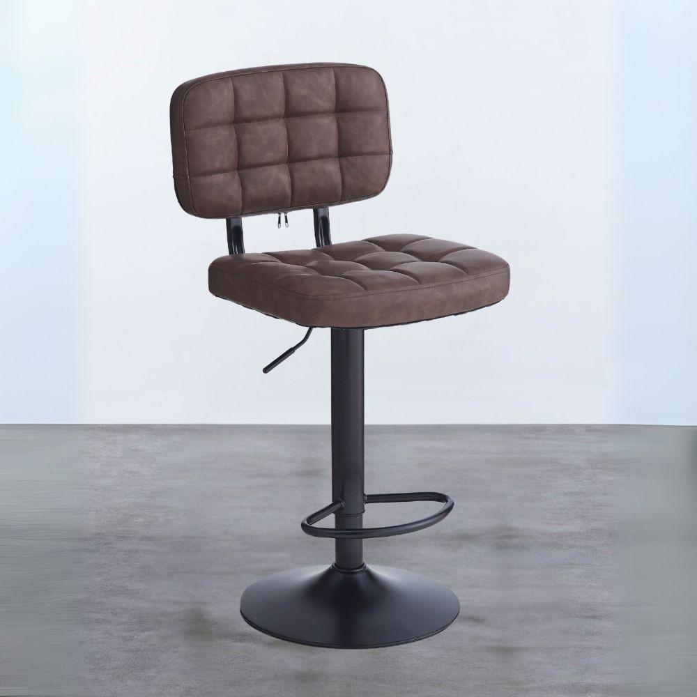 Sgabello Mavi con seduta e schienale in ecopelle brown e gamba in metallo nero